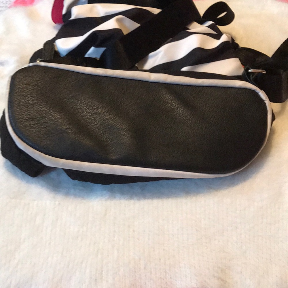 ❌SOLD❌Betsey Johnson Backpack - Picture 11 of 16